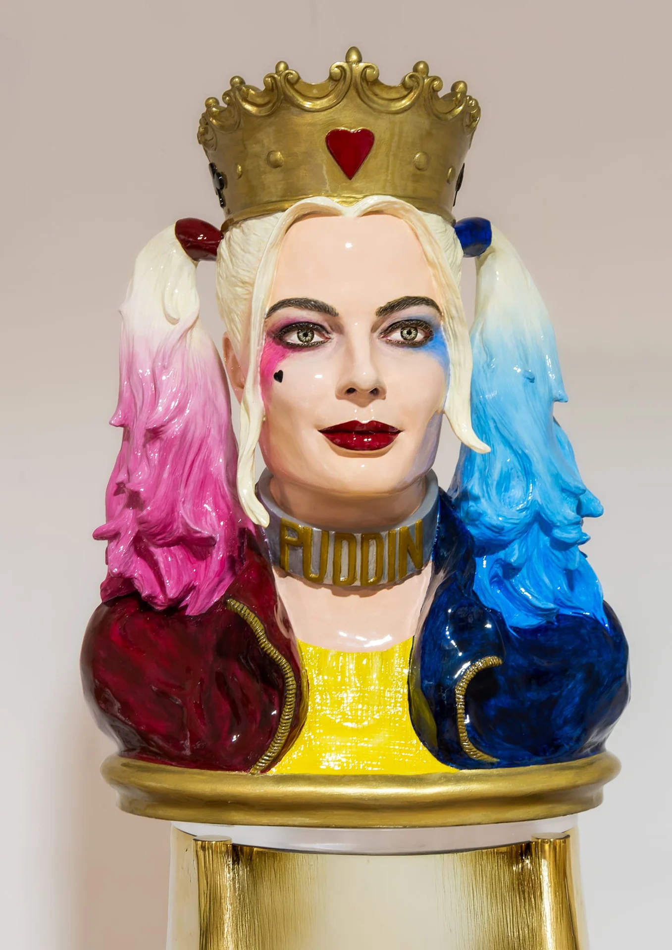 Harley Quinn, scultura di Marco Coretti rifinita e dipinta a mano – Miti e Leggende